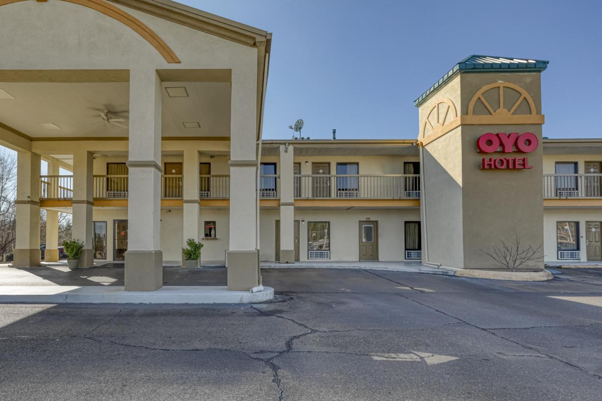 Oyo Hotel Grenada West Esterno foto