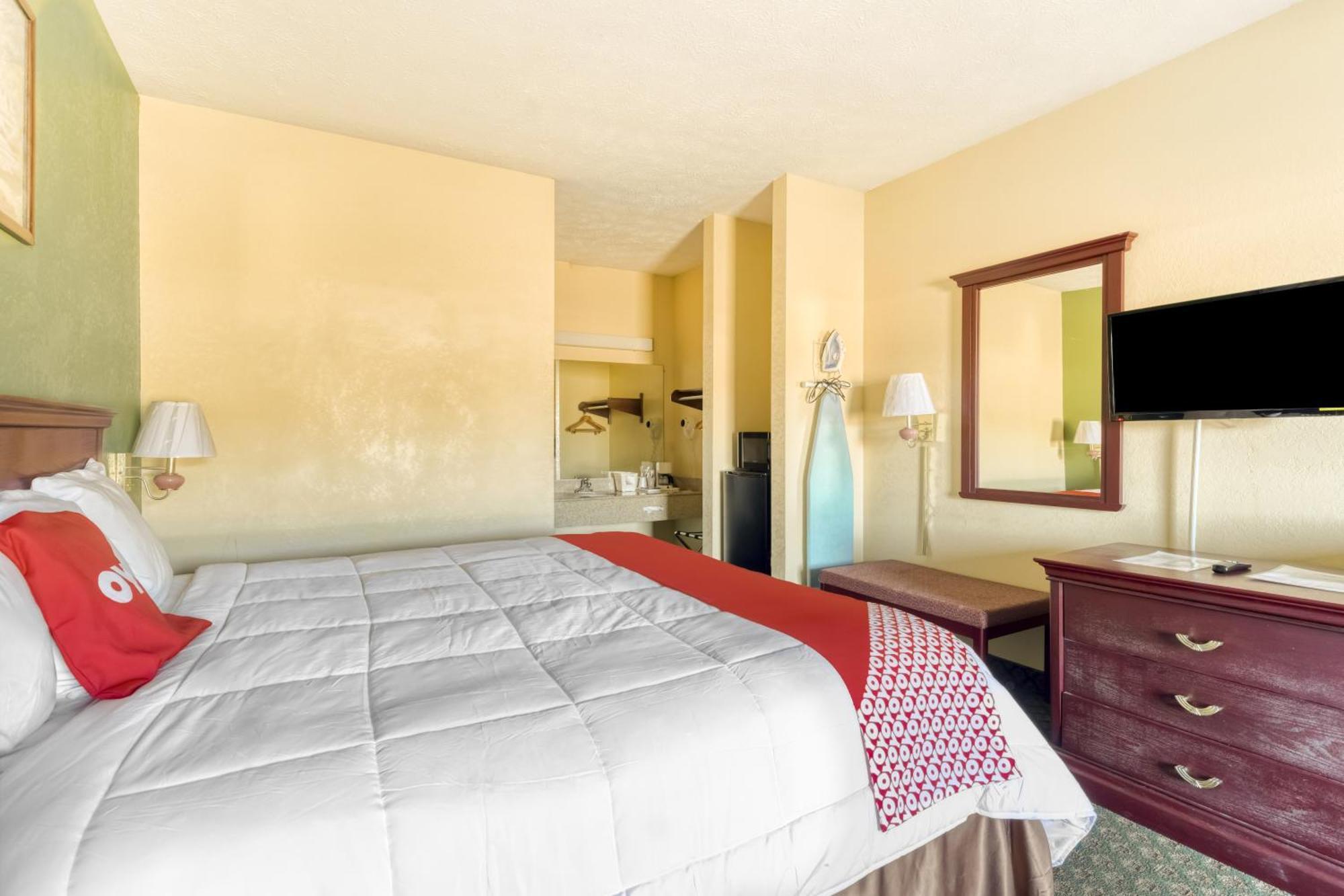 Oyo Hotel Grenada West Esterno foto