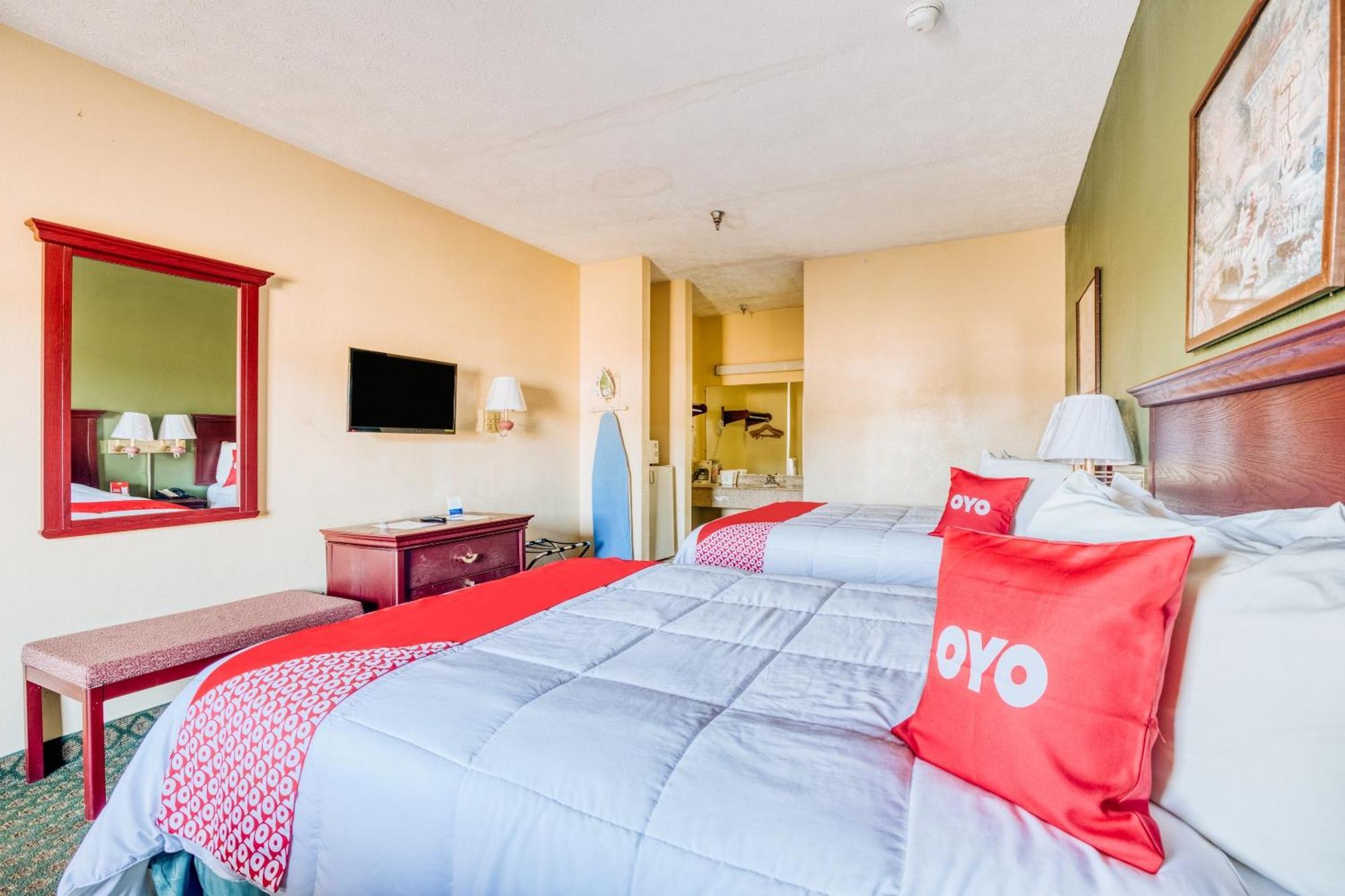 Oyo Hotel Grenada West Esterno foto